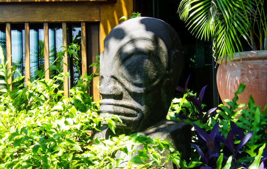 Marae et Tiki polynésiens Le Tour du Monde en 80 Ans